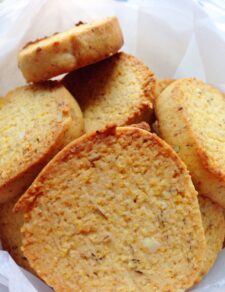 Polenta & honey crunchy biscuits