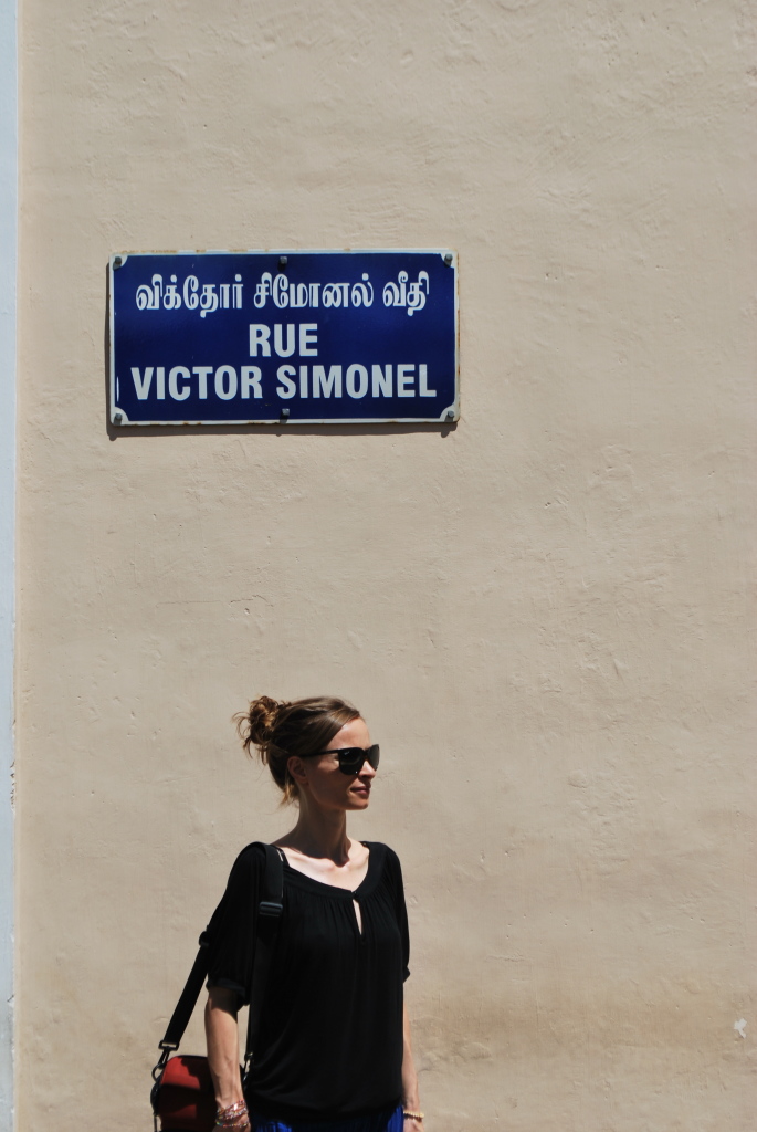 Street signs in both Indu & French!